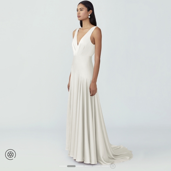 Fame and Partners Escala Gown in white size 4 NWT - Picture 2 of 10